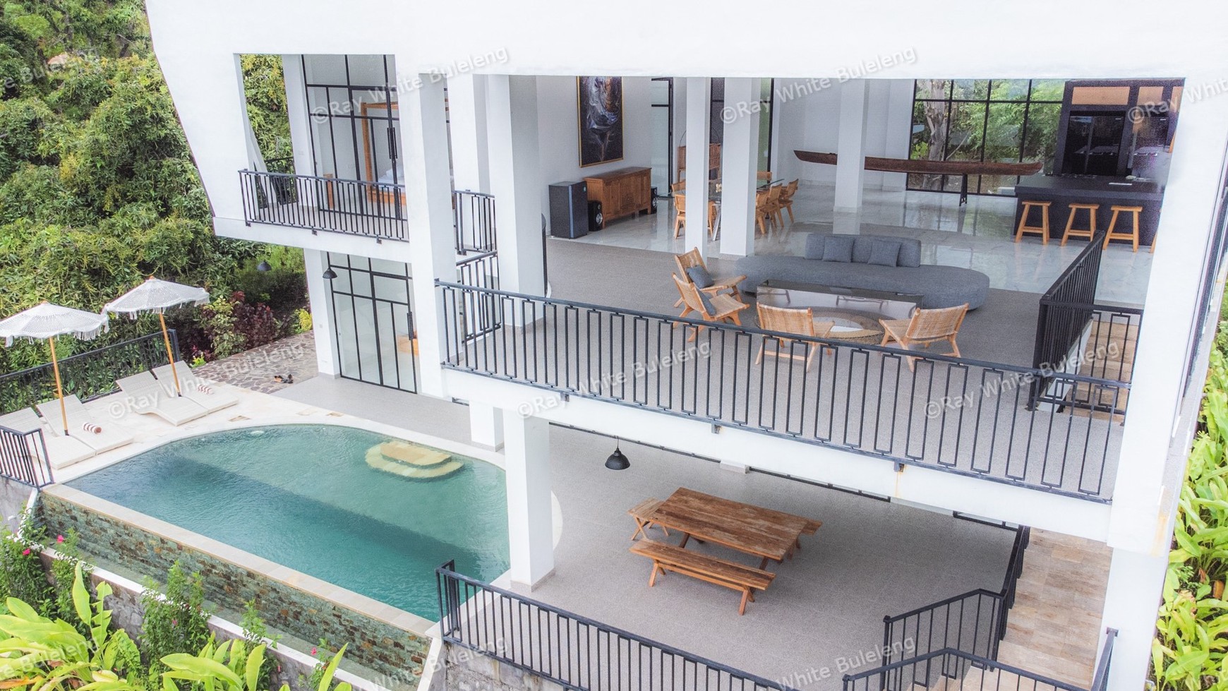 Exclusive Villa With Exquisite Ocean View In Lovina