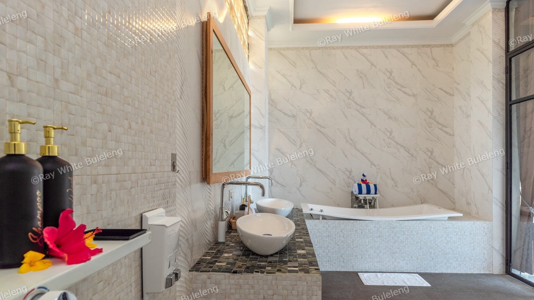 Exclusive Villa With Exquisite Ocean View In Lovina