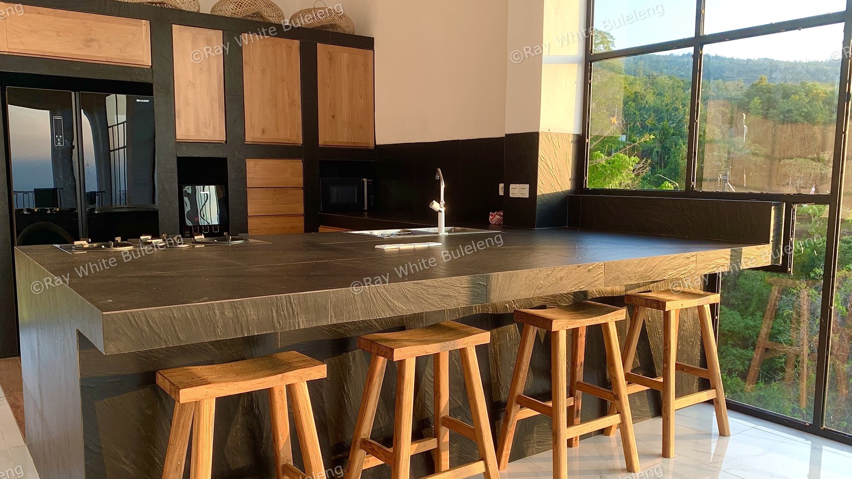 Exclusive Villa With Exquisite Ocean View In Lovina