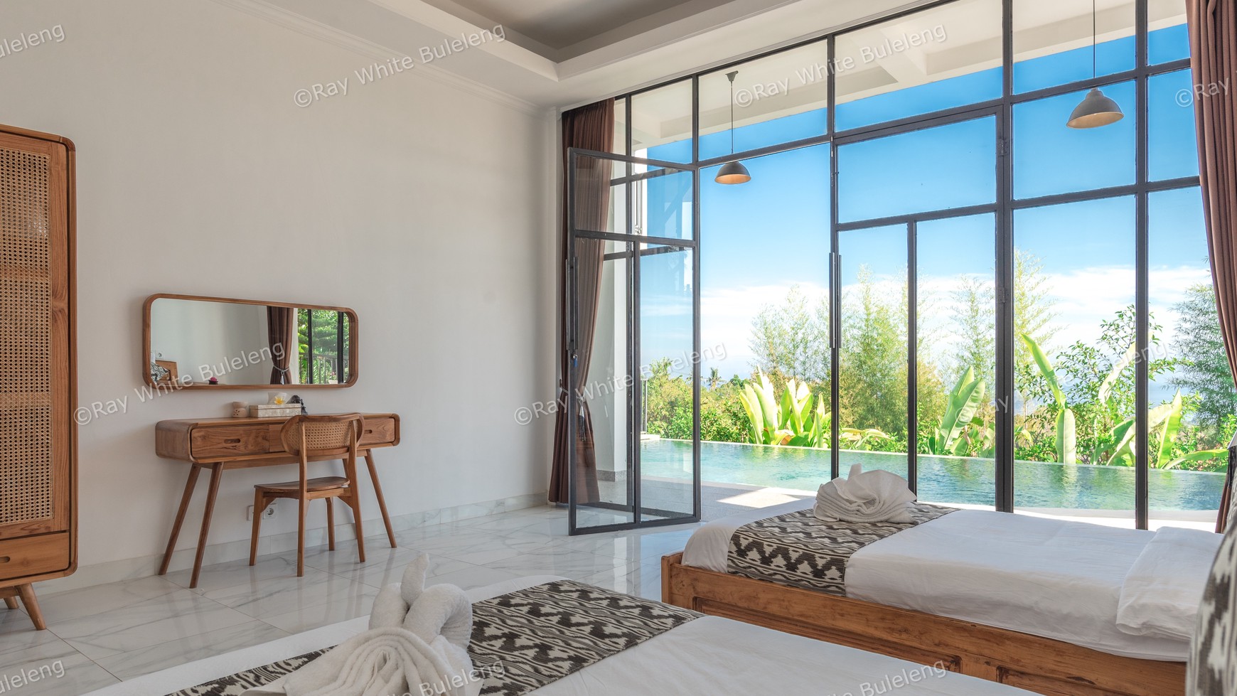Exclusive Villa With Exquisite Ocean View In Lovina