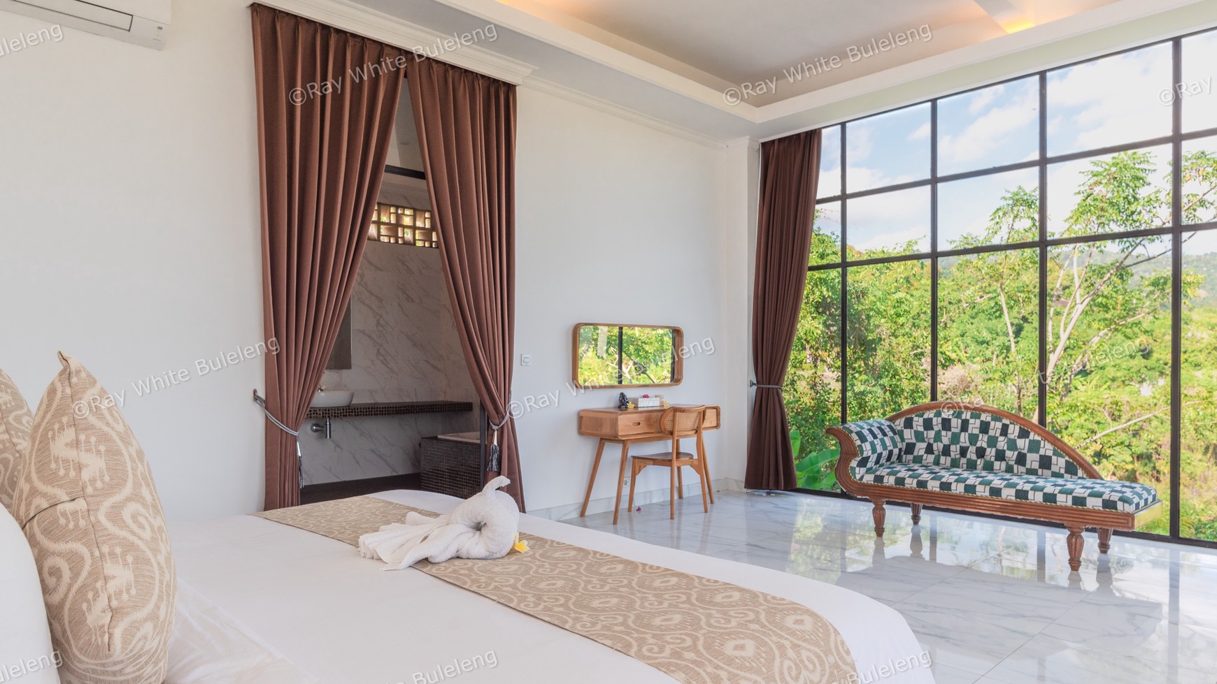 Exclusive Villa With Exquisite Ocean View In Lovina