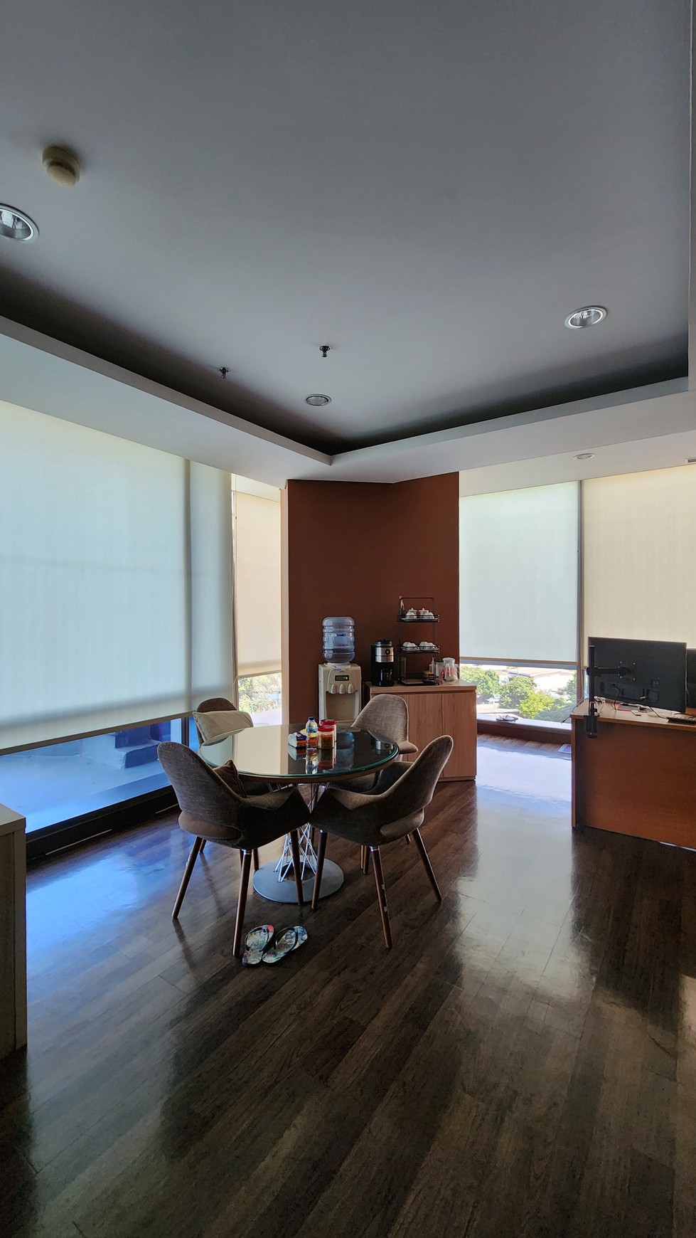 Dijual Cepat! Office Space Fully Furnished di Office 88 @ Kota Kasablanka - Lokasi Strategis, Siap Pakai!
