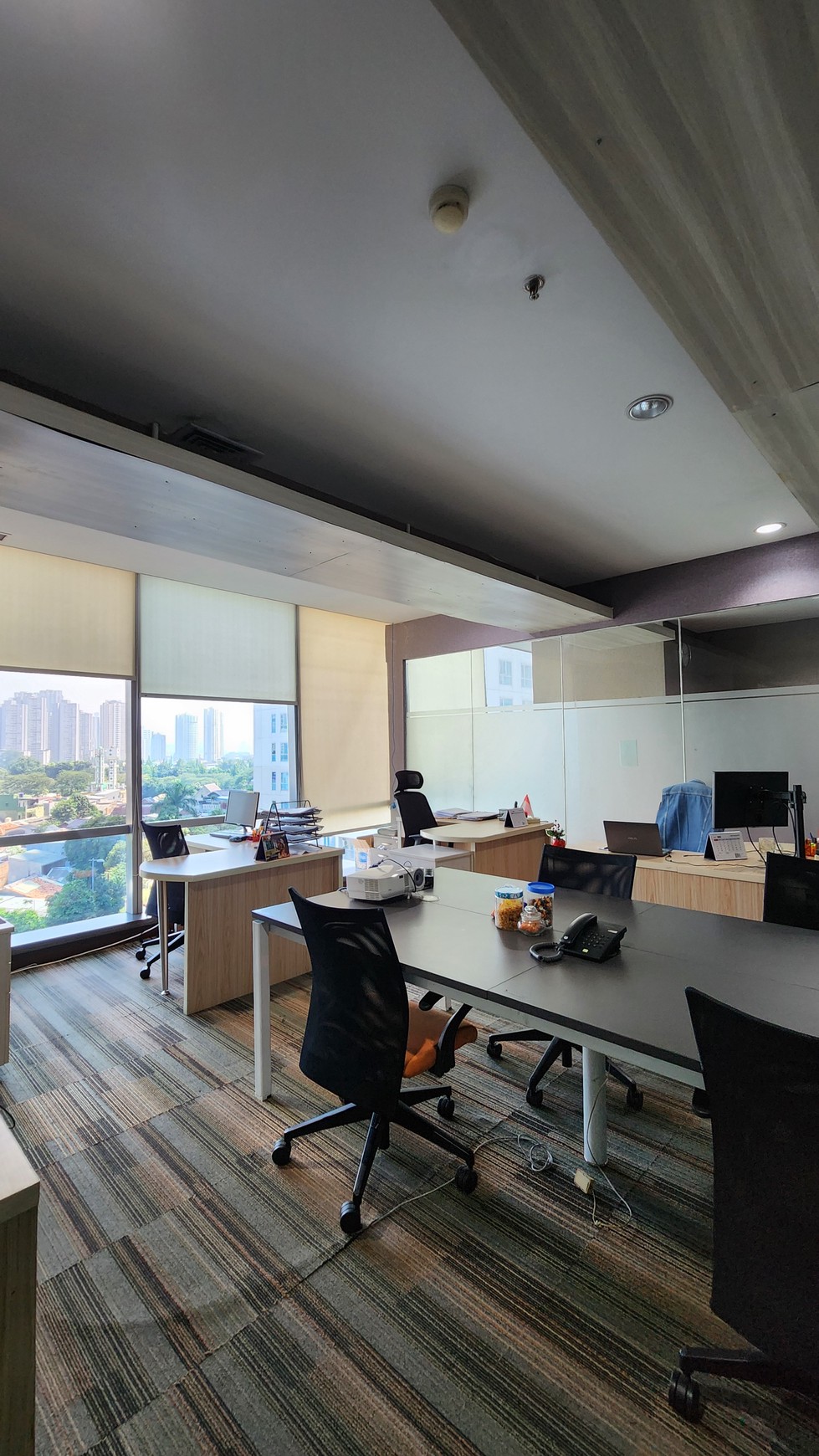 Dijual Cepat! Office Space Fully Furnished di Office 88 @ Kota Kasablanka - Lokasi Strategis, Siap Pakai!