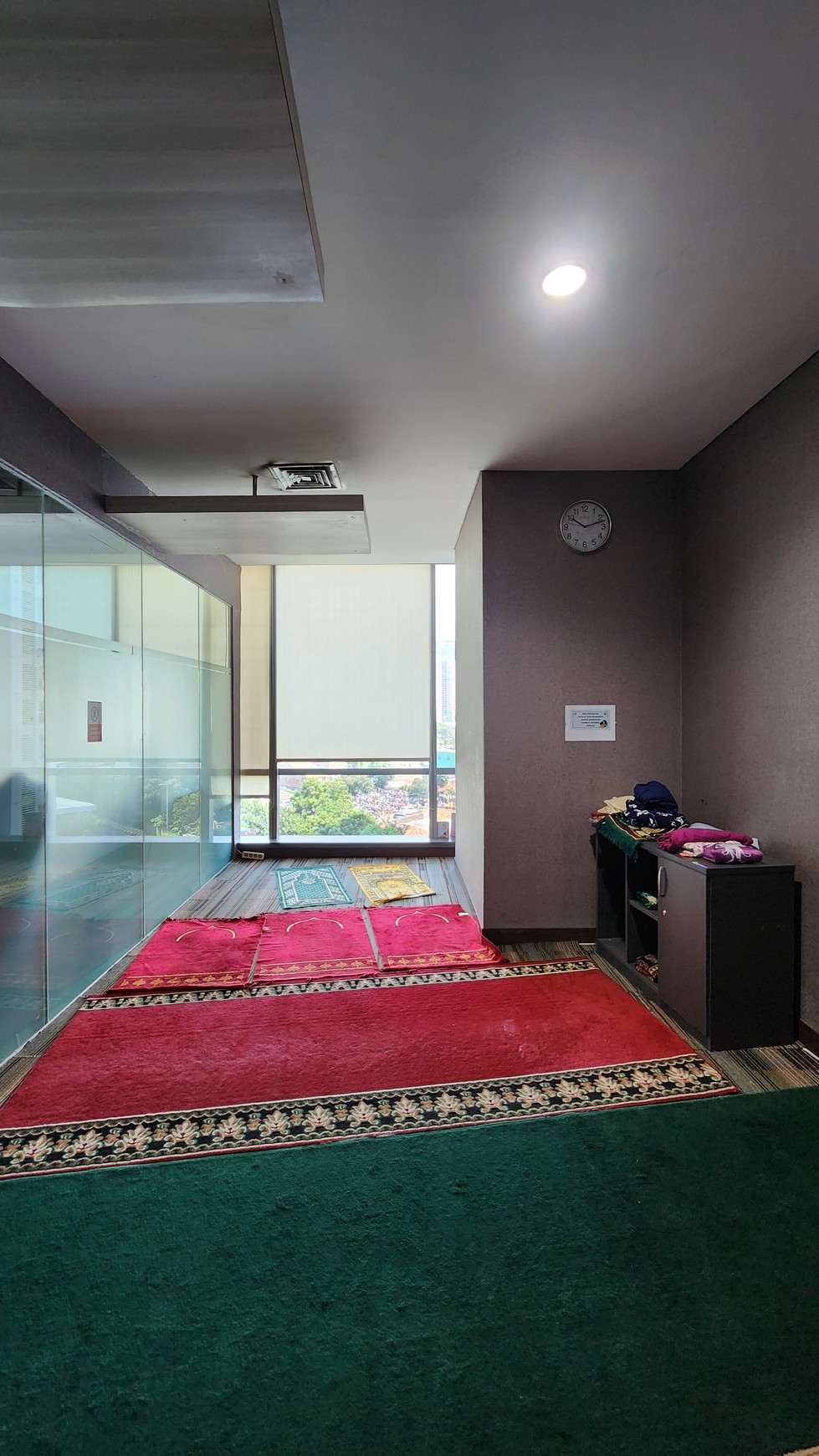 Dijual Cepat! Office Space Fully Furnished di Office 88 @ Kota Kasablanka - Lokasi Strategis, Siap Pakai!