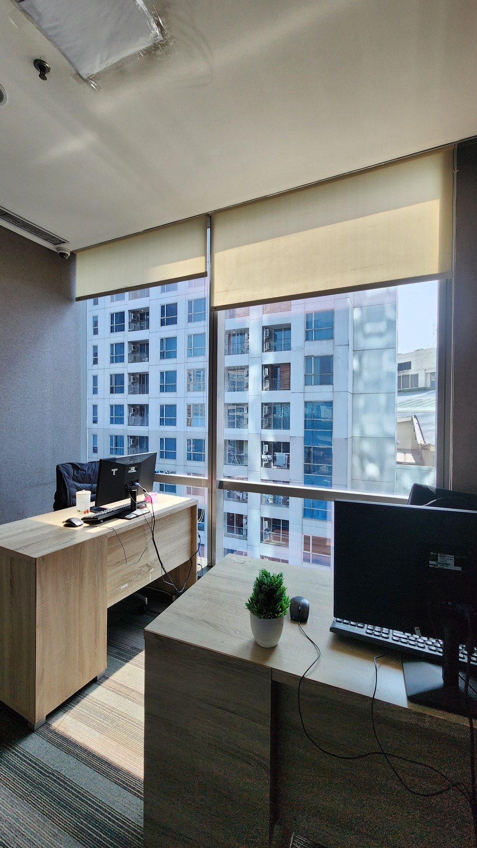 Dijual Cepat! Office Space Fully Furnished di Office 88 @ Kota Kasablanka - Lokasi Strategis, Siap Pakai!