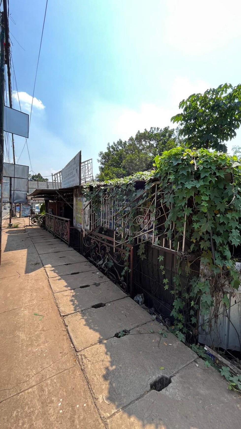 For sale Tanah Komersial lokasi Strategis Pinggir Jalan Raya Transyogi Cibubur