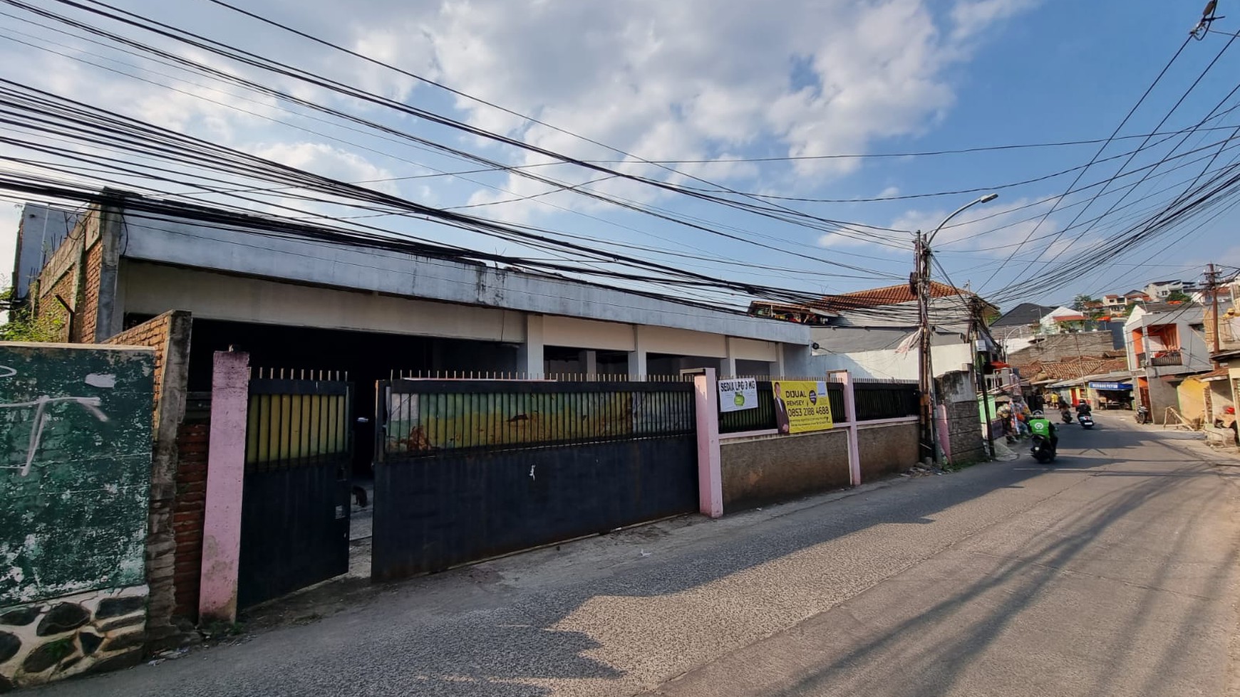 Dijual Ruang Usaha Strategis di Jalan Utama Padasuka Bandung Utara