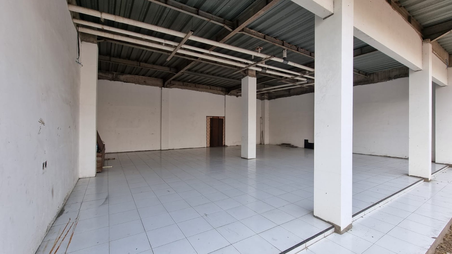Dijual Ruang Usaha Strategis di Jalan Utama Padasuka Bandung Utara