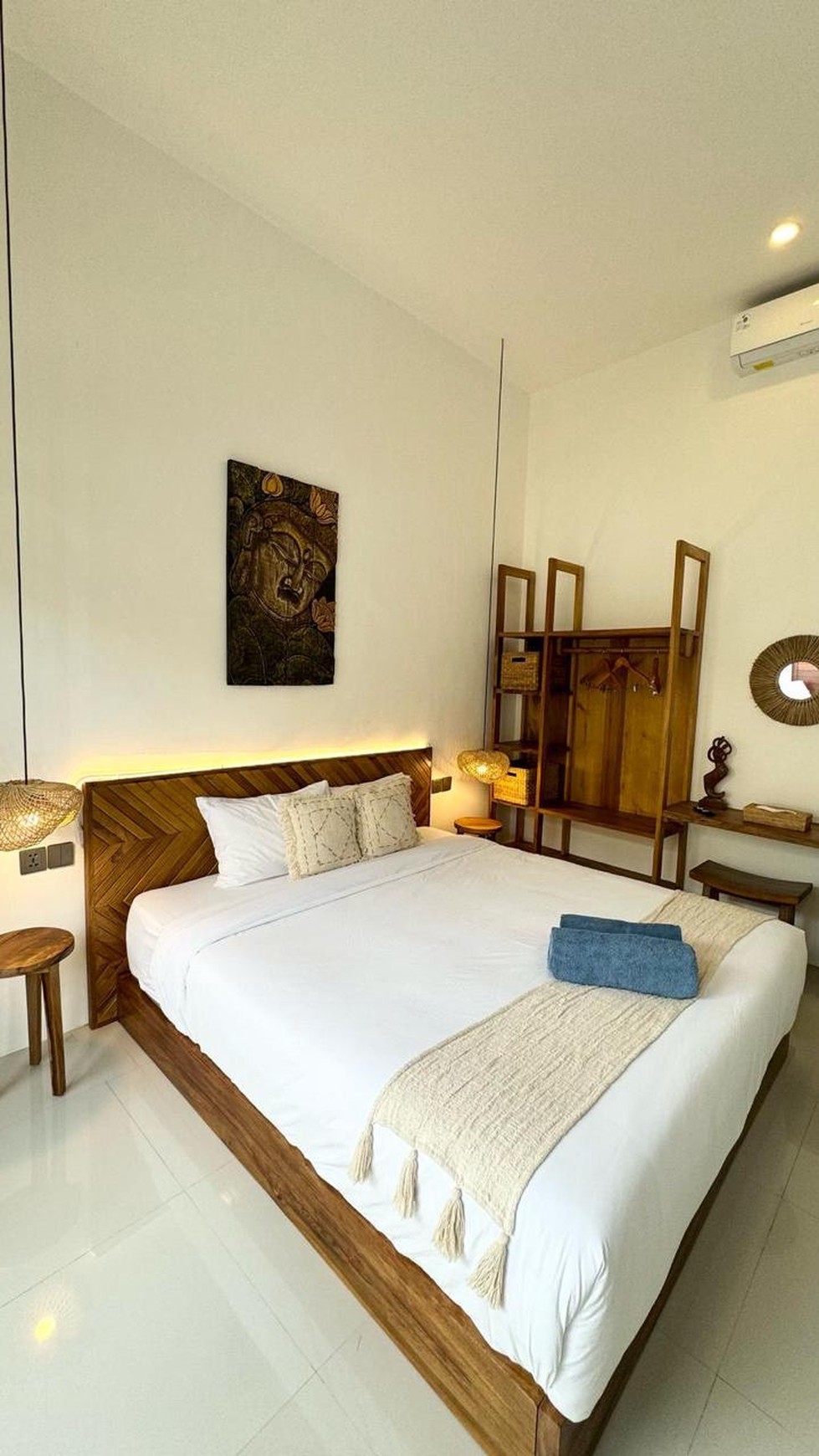 WALKING DISTANCE to the Beach! Villa for Lease in Pantai Munggu