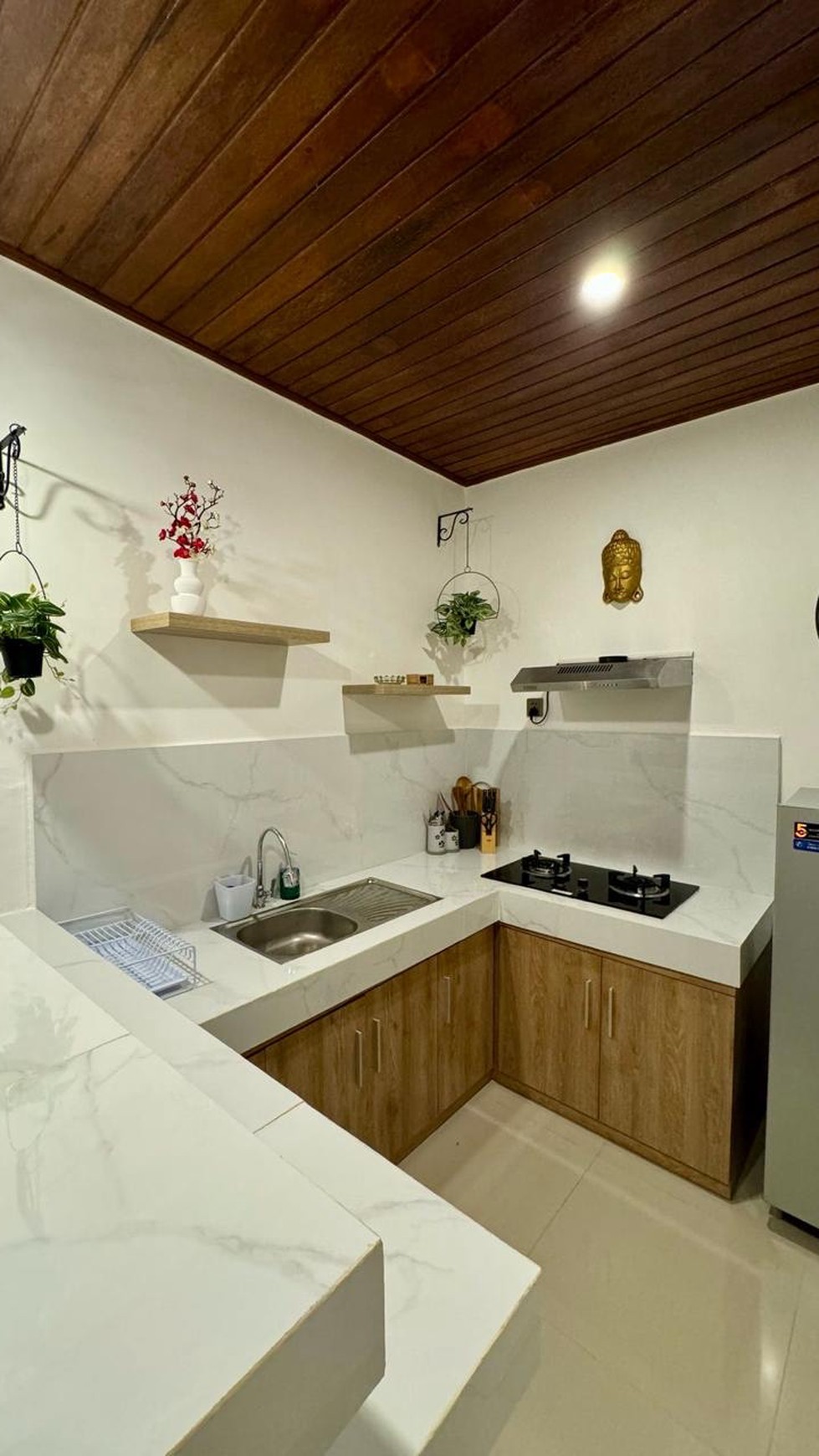 WALKING DISTANCE to the Beach! Villa for Lease in Pantai Munggu