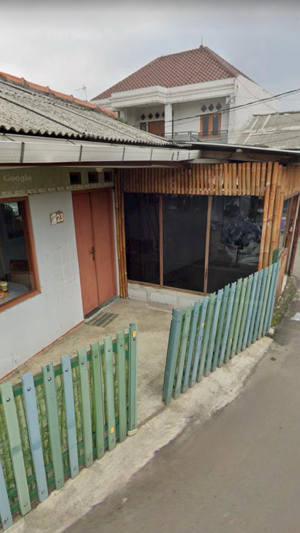 Rumah Hook Luas 168m&#xb2; Strategis di Kelapa Dua Depok Dekat Tol & KRL