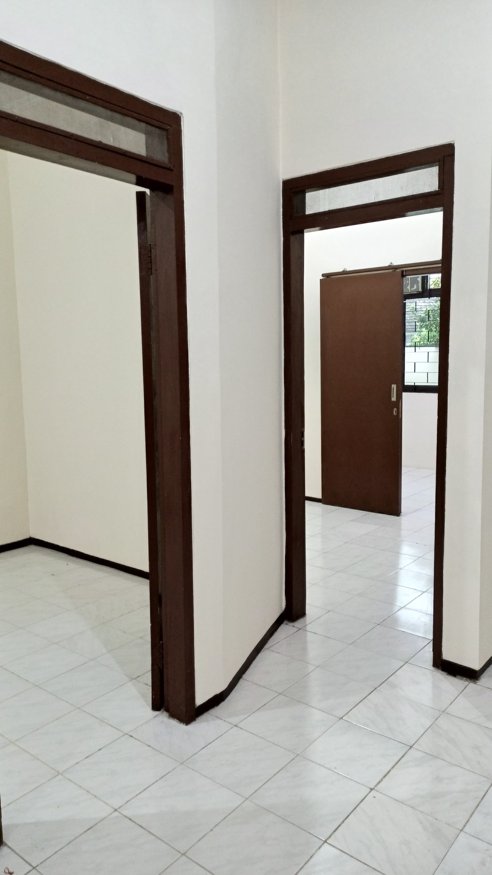 Rumah Siap Huni dengan Hunian Nyaman dan Asri di BSD