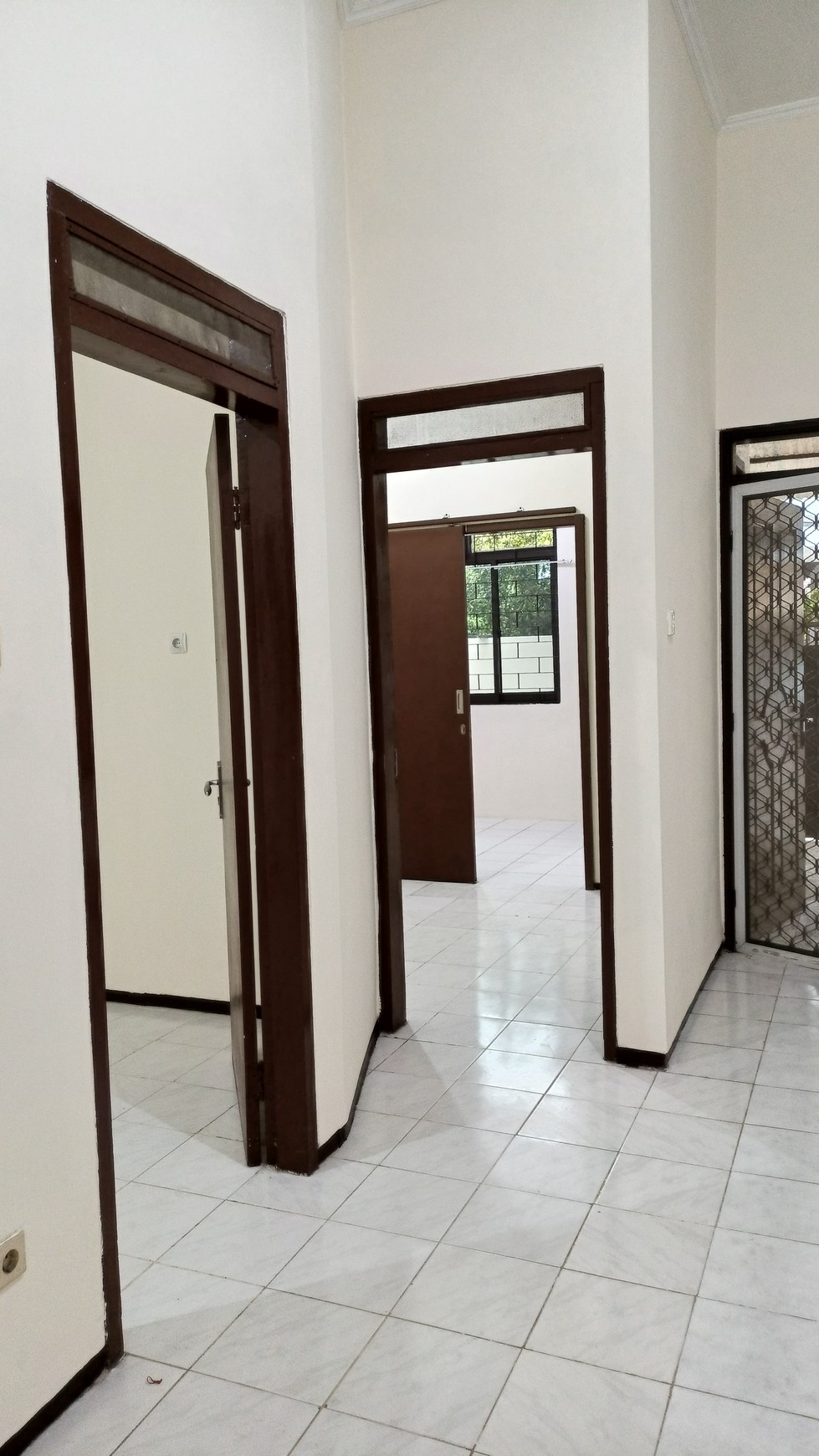 Rumah Siap Huni dengan Hunian Nyaman dan Asri di BSD