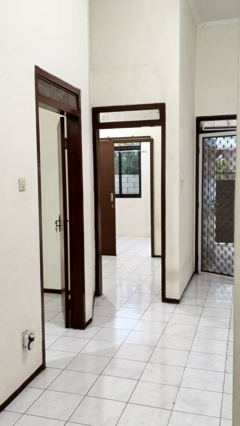 Rumah Siap Huni dengan Hunian Nyaman dan Asri di BSD
