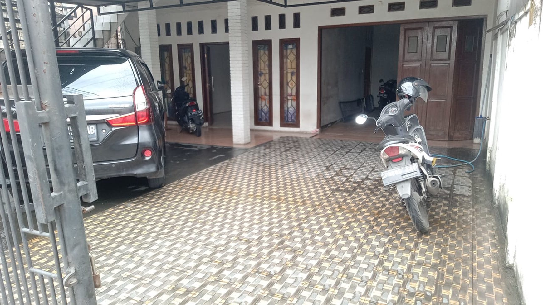 RUMAH COCOK DIJADIKAN TEMPAT USAHA KOSTAN, GROSIR, SHOWROOM DLL