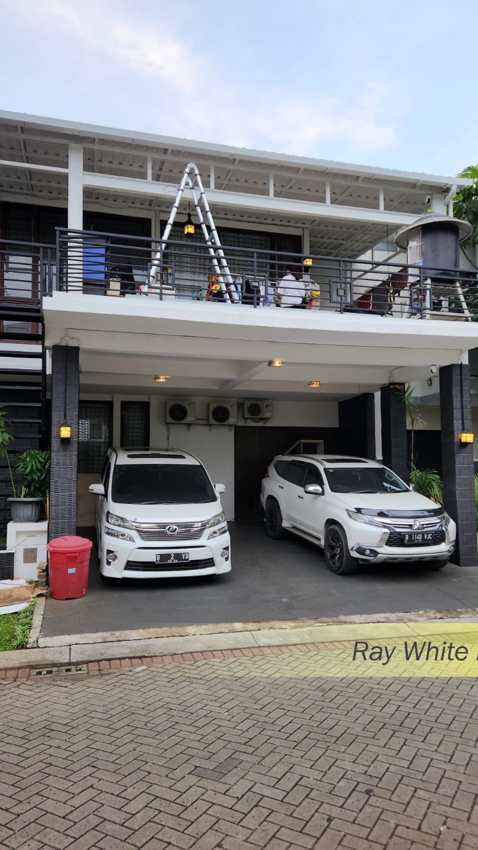 RUMAH CANTIK SEMIFURNISH DI DISCOVERY BINTARO JAYA SEKTOR 9, TANGERANG SELATAN