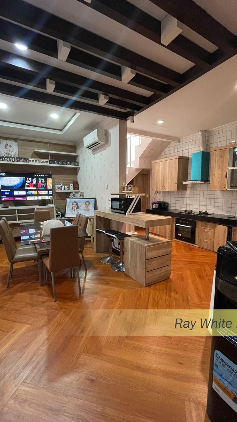 RUMAH CANTIK SEMIFURNISH DI DISCOVERY BINTARO JAYA SEKTOR 9, TANGERANG SELATAN