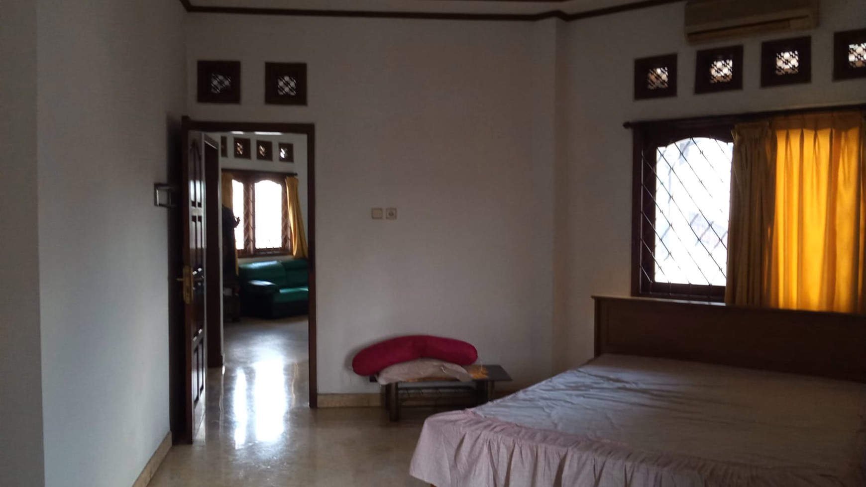 Rumah 2 Lantai Luas Siap Huni dengan Hunian Nyaman dan Asri.
