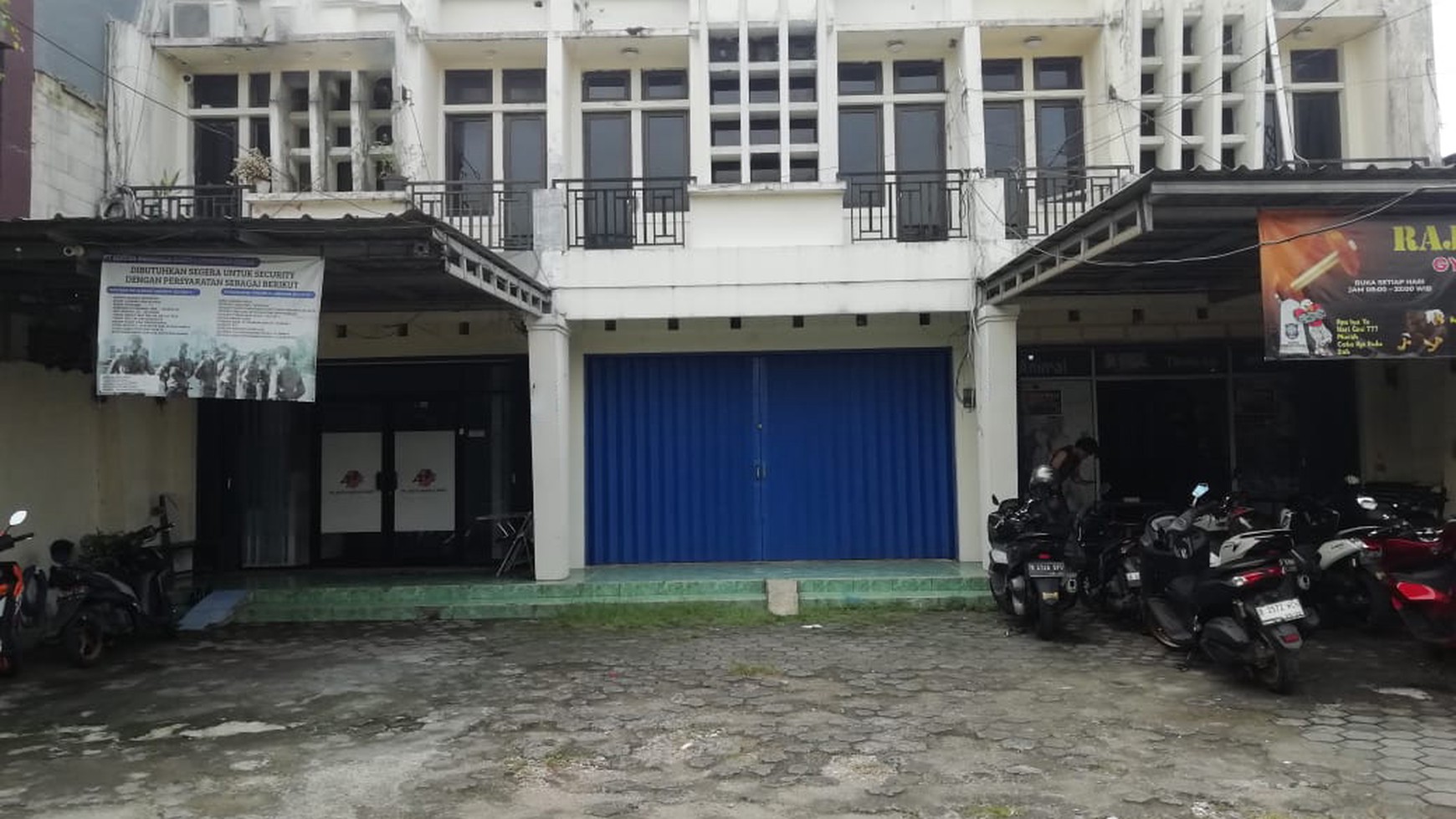 Dijual 3 Unit Ruko Lokasi Strategis Pinggi Jalan Raya @Ciputat Timur