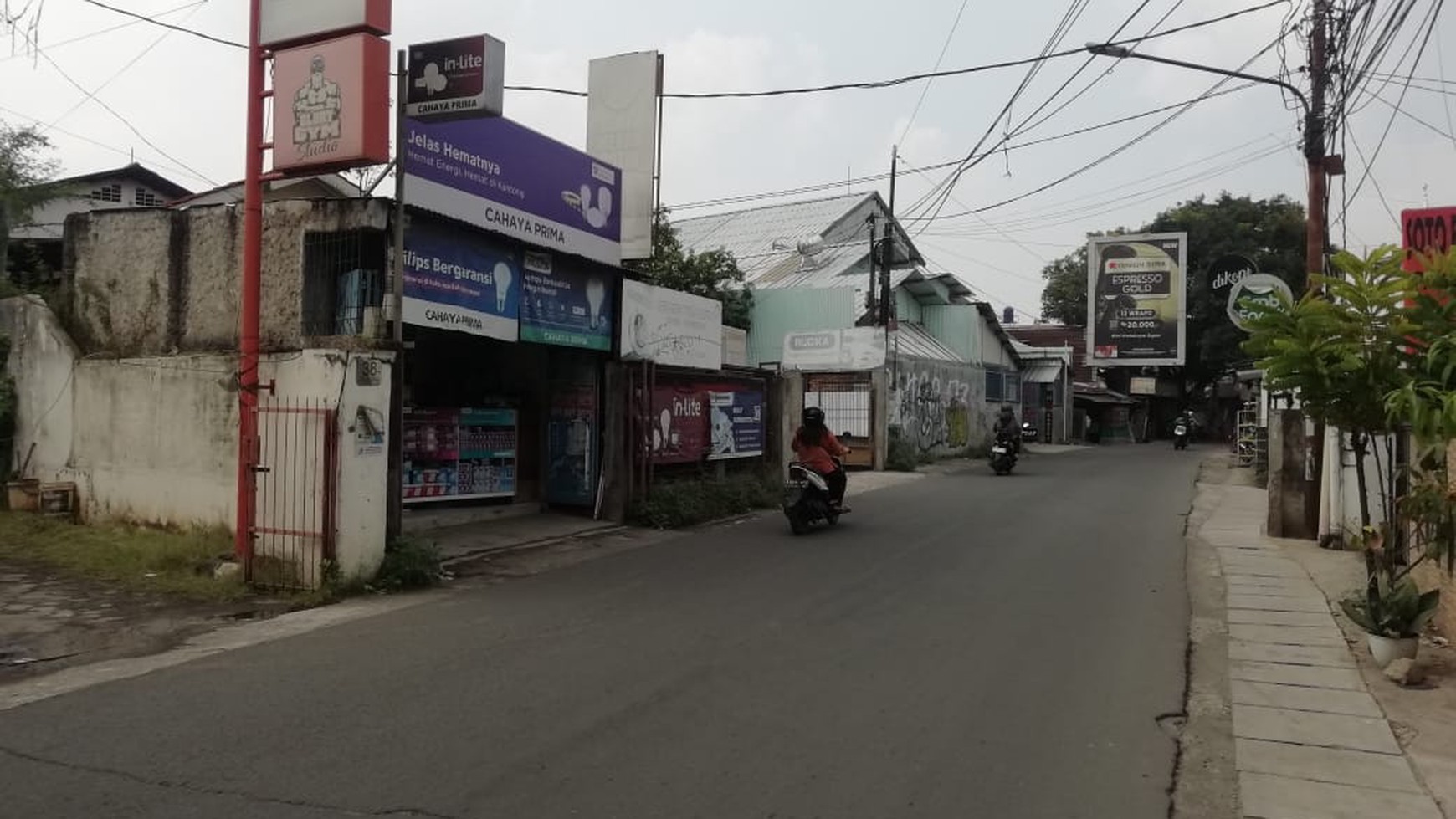 Dijual 3 Unit Ruko Lokasi Strategis Pinggi Jalan Raya @Ciputat Timur