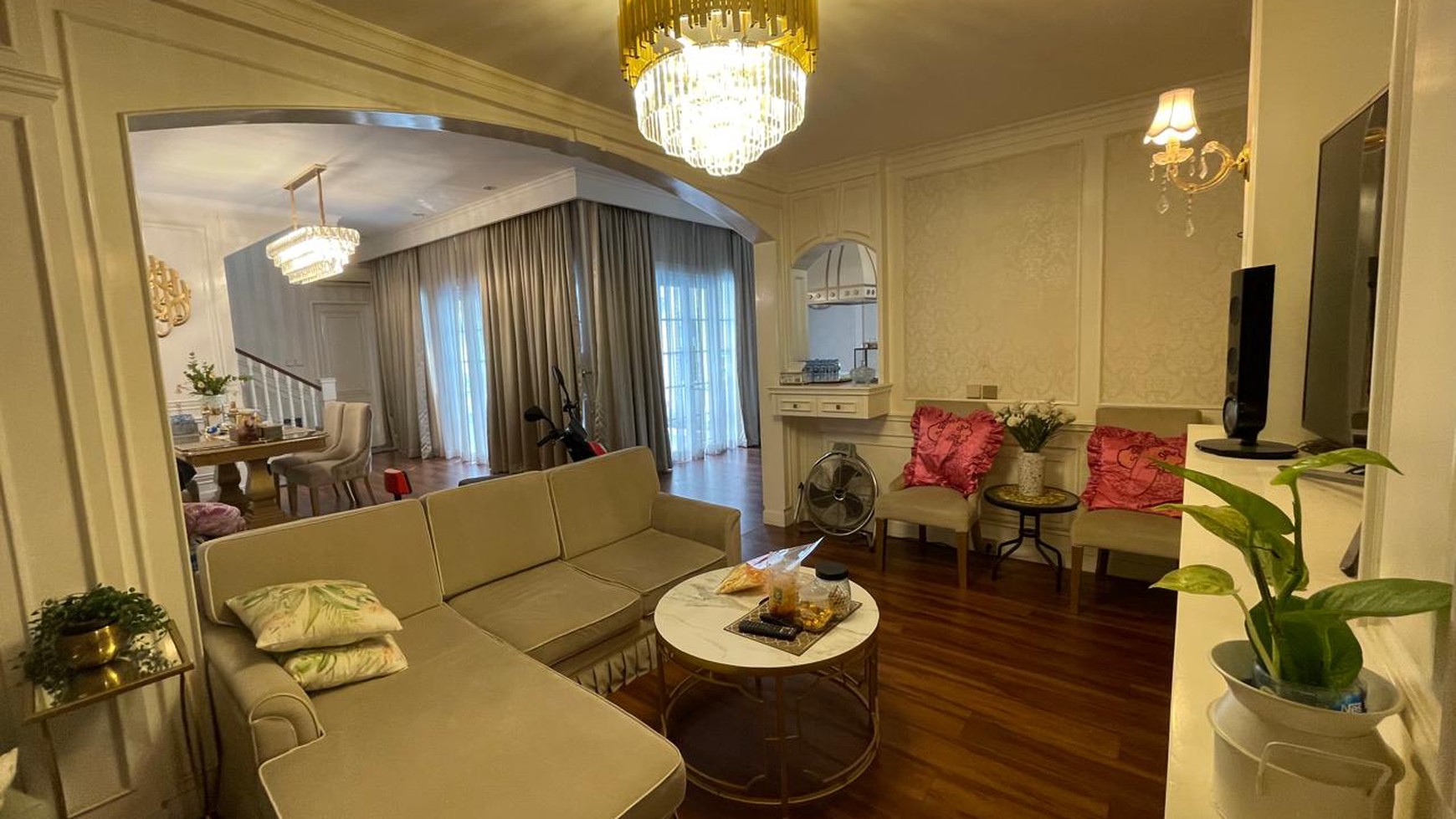 Rumah Mewah di Palma Residenza Cipayung Jakarta Timur