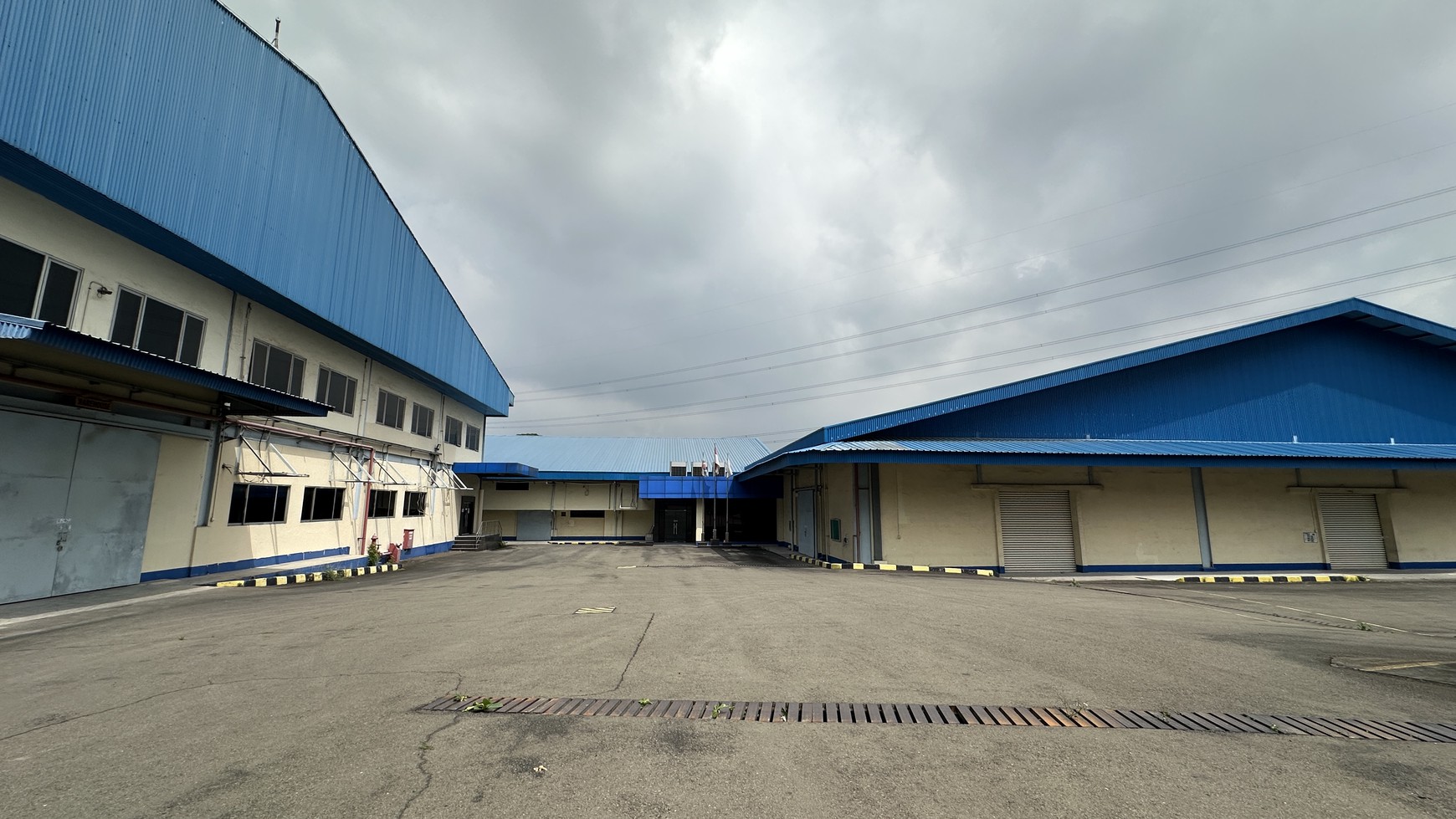 EX Pabrik Lokasi Jl. Mercedes Benz -Wanaherang Gunung Putri Bogor