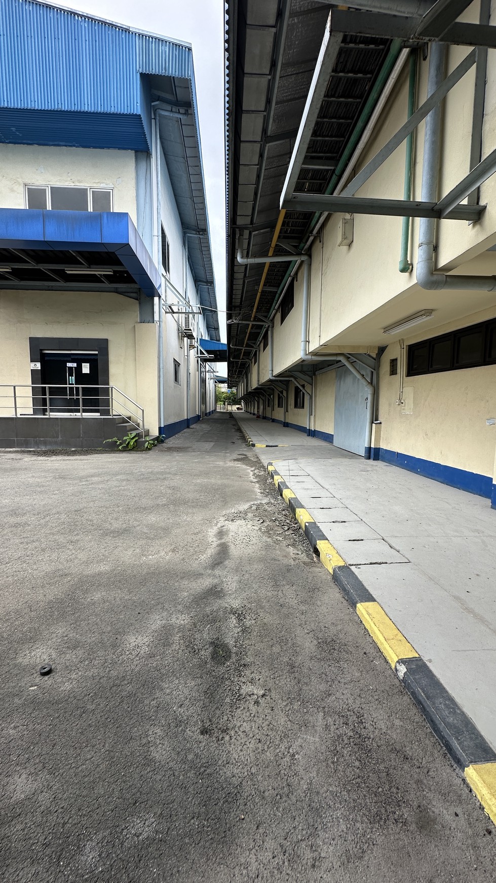EX Pabrik Lokasi Jl. Mercedes Benz -Wanaherang Gunung Putri Bogor