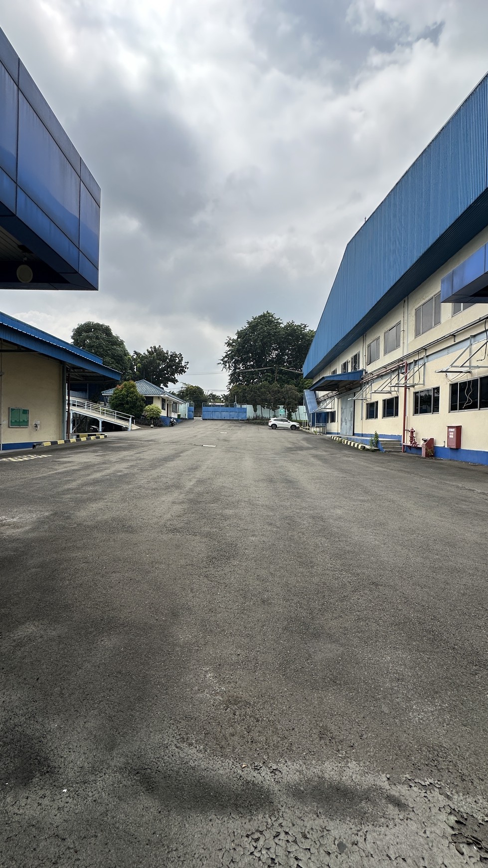 EX Pabrik Lokasi Jl. Mercedes Benz -Wanaherang Gunung Putri Bogor