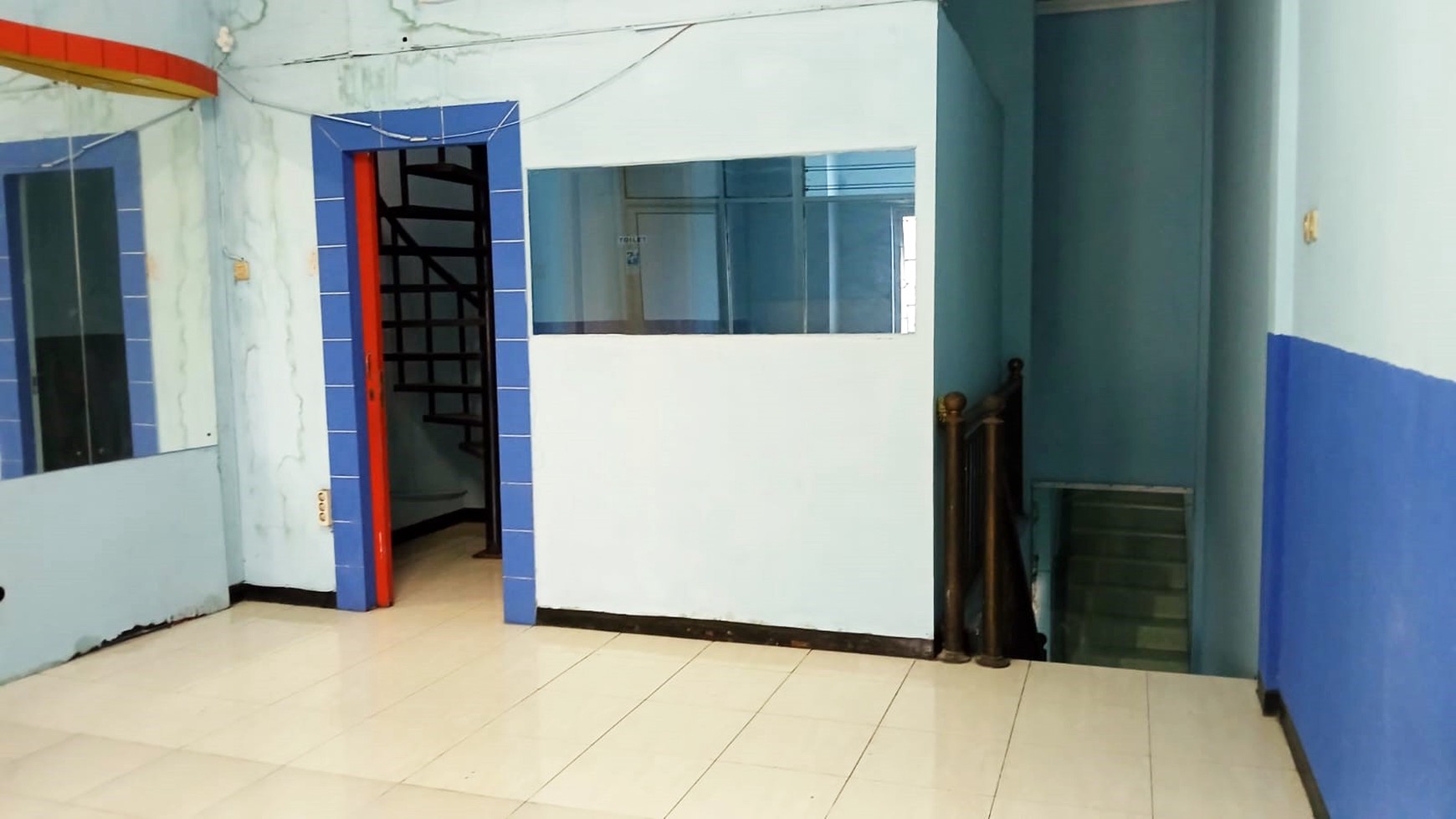Ruko Royal Park Kutisari Surabaya Selatan, 2,5 Lantai, SHM, Hadap Selatan