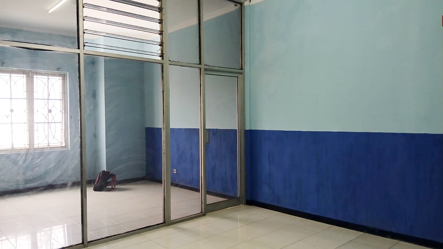 Ruko Royal Park Kutisari Surabaya Selatan, 2,5 Lantai, SHM, Hadap Selatan