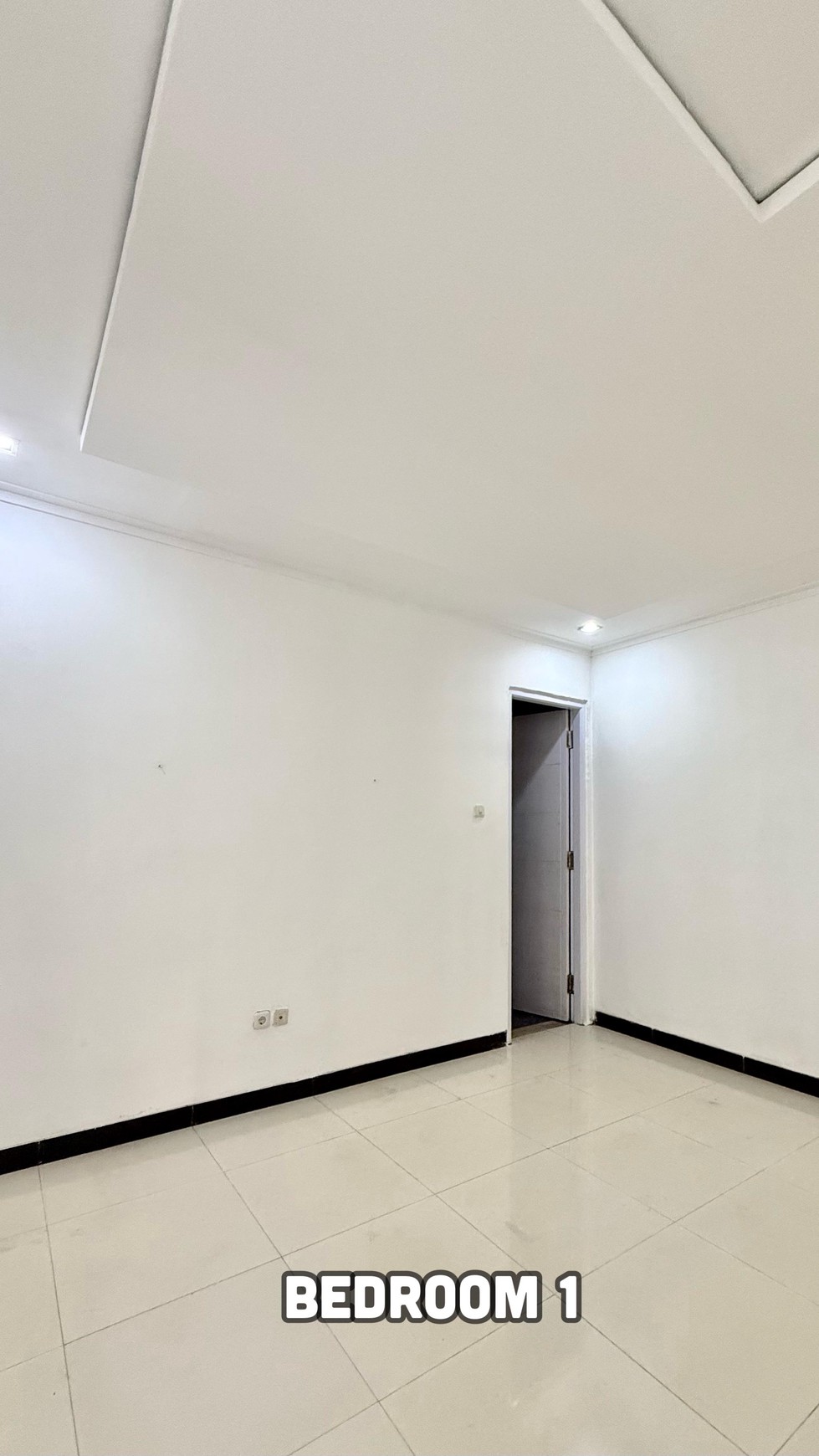 Rumah Modern Luas Bangunan 453 m2 di Margonda Raya - Lokasi Premium