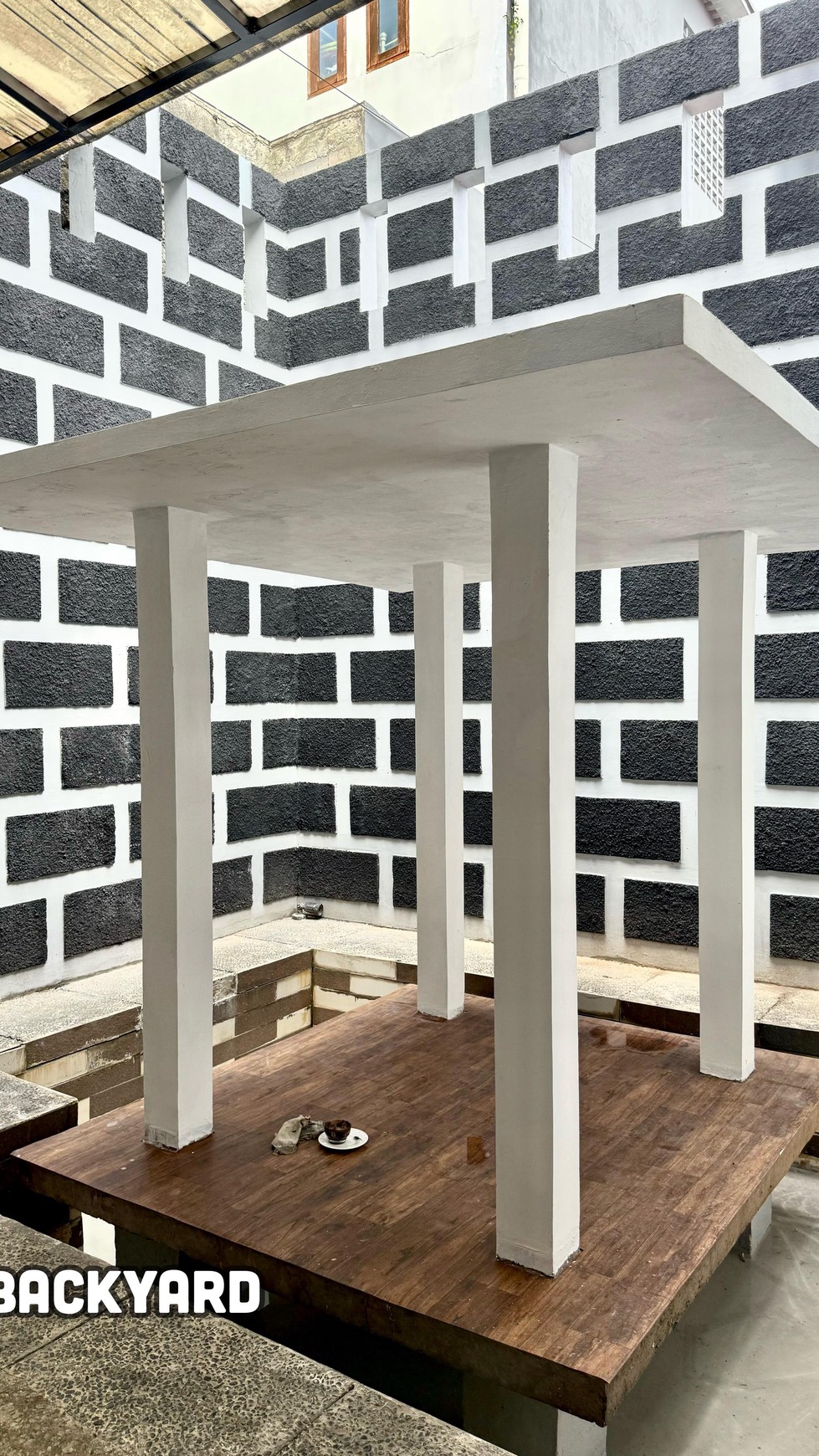 Rumah Modern Luas Bangunan 453 m2 di Margonda Raya - Lokasi Premium