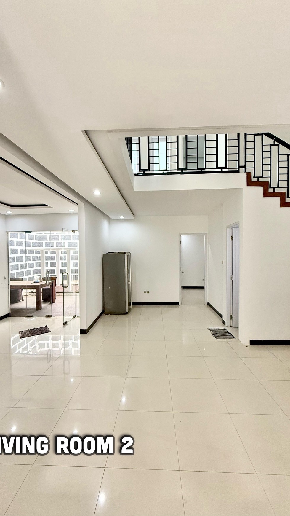 Rumah Modern Luas Bangunan 453 m2 di Margonda Raya - Lokasi Premium