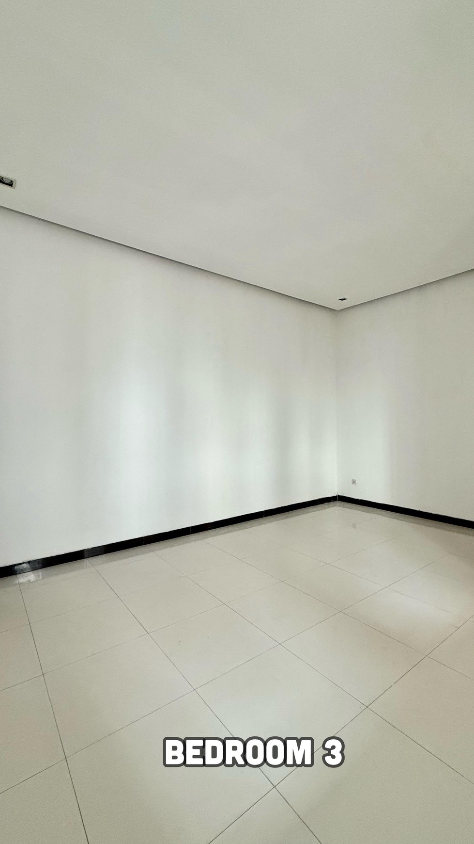 Rumah Modern Luas Bangunan 453 m2 di Margonda Raya - Lokasi Premium