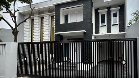 Rumah Modern Luas Bangunan 453 m2 di Margonda Raya - Lokasi Premium
