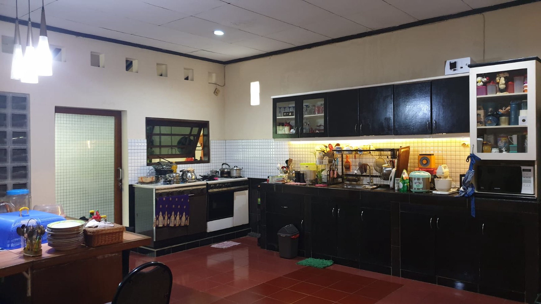 DIJUAL CEPAT Rumah Dalam Komplek 1 Gerbang masuk Keamanan 24 jam