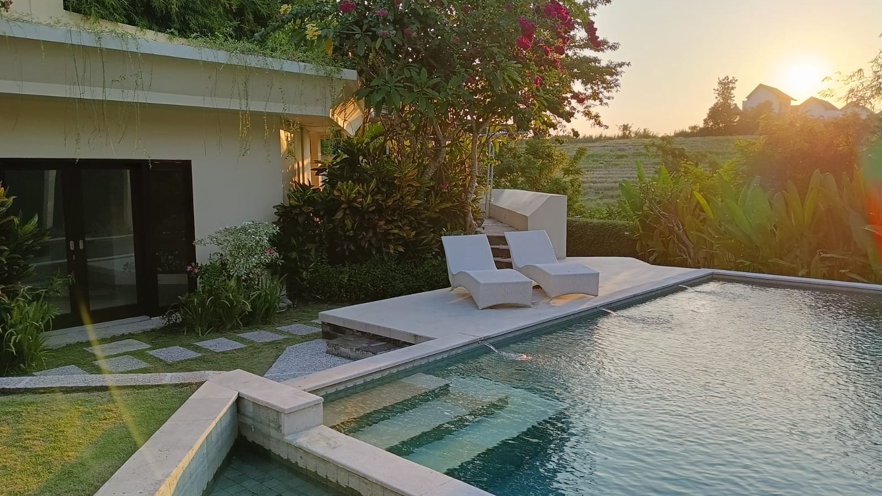 Villa Freehold 4 Bedrooms Rice field View In Pererenan Bali