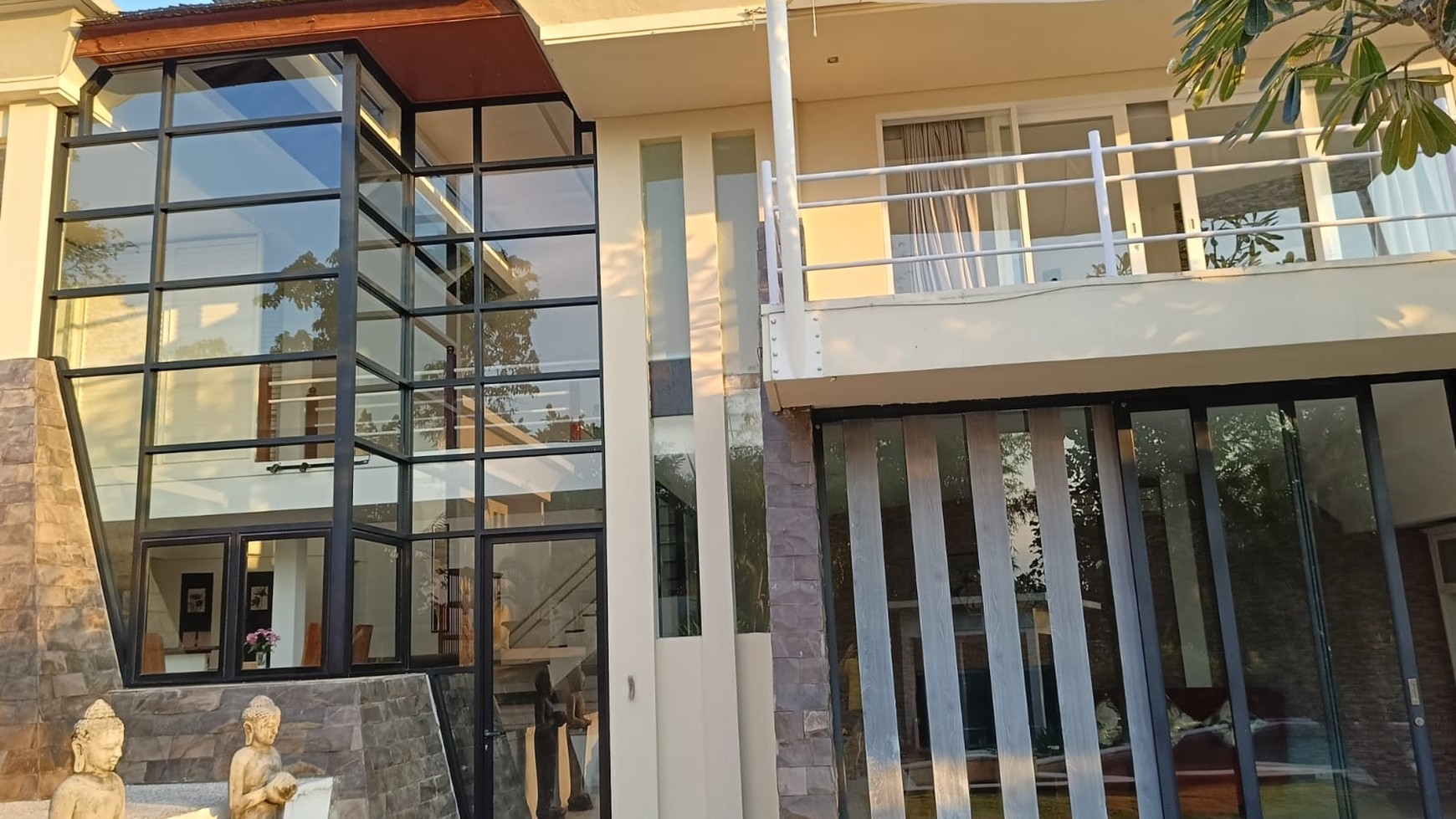 Villa Freehold 4 Bedrooms Rice field View In Pererenan Bali