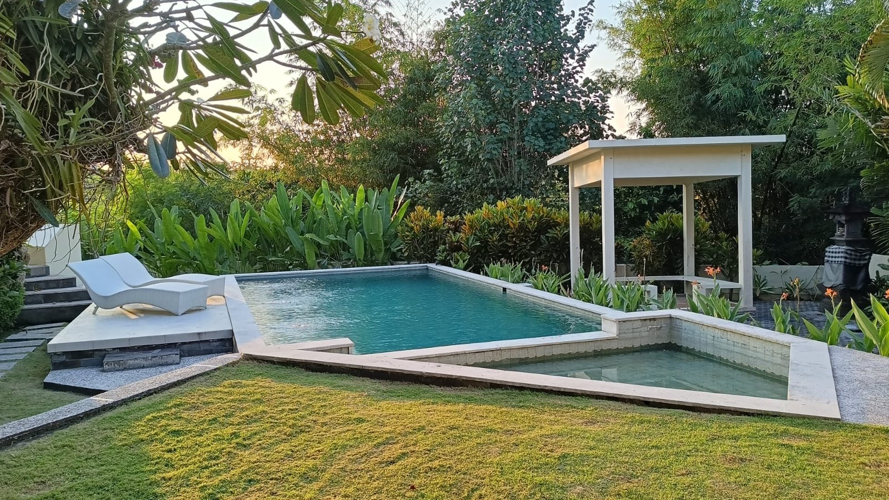Villa Freehold 4 Bedrooms Rice field View In Pererenan Bali