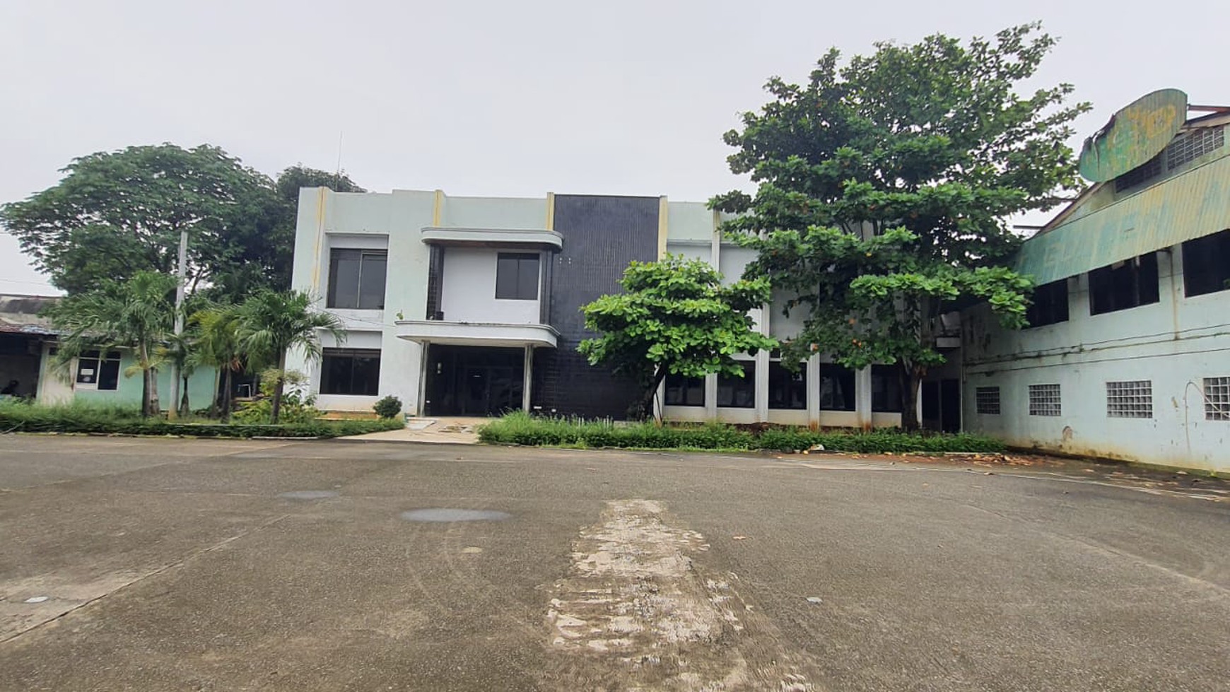 Ex Pabrik Gudang  Hanya Harga Tanah di Jl.Raya Thole Iskandar Sukmajaya Depok 