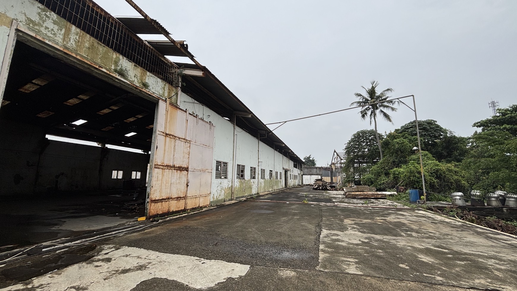 Ex Pabrik Gudang  Hanya Harga Tanah di Jl.Raya Thole Iskandar Sukmajaya Depok 