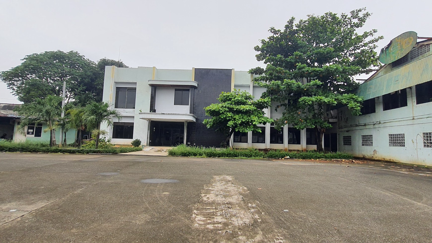 Ex Pabrik Gudang  Hanya Harga Tanah di Jl.Raya Thole Iskandar Sukmajaya Depok 