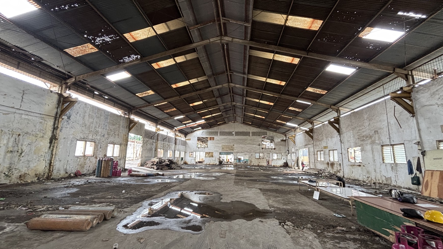 Ex Pabrik Gudang  Hanya Harga Tanah di Jl.Raya Thole Iskandar Sukmajaya Depok 