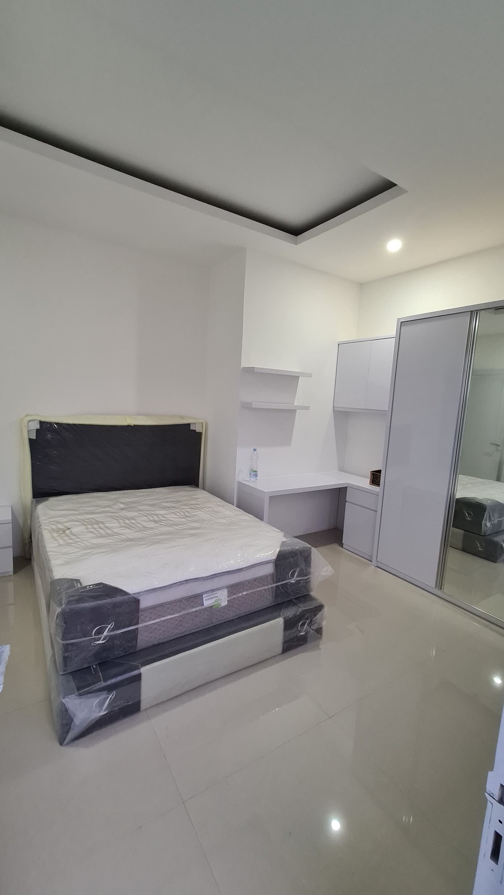 Rumah 3 Lantai Mewah Siap Huni dengan Hunian Nyaman