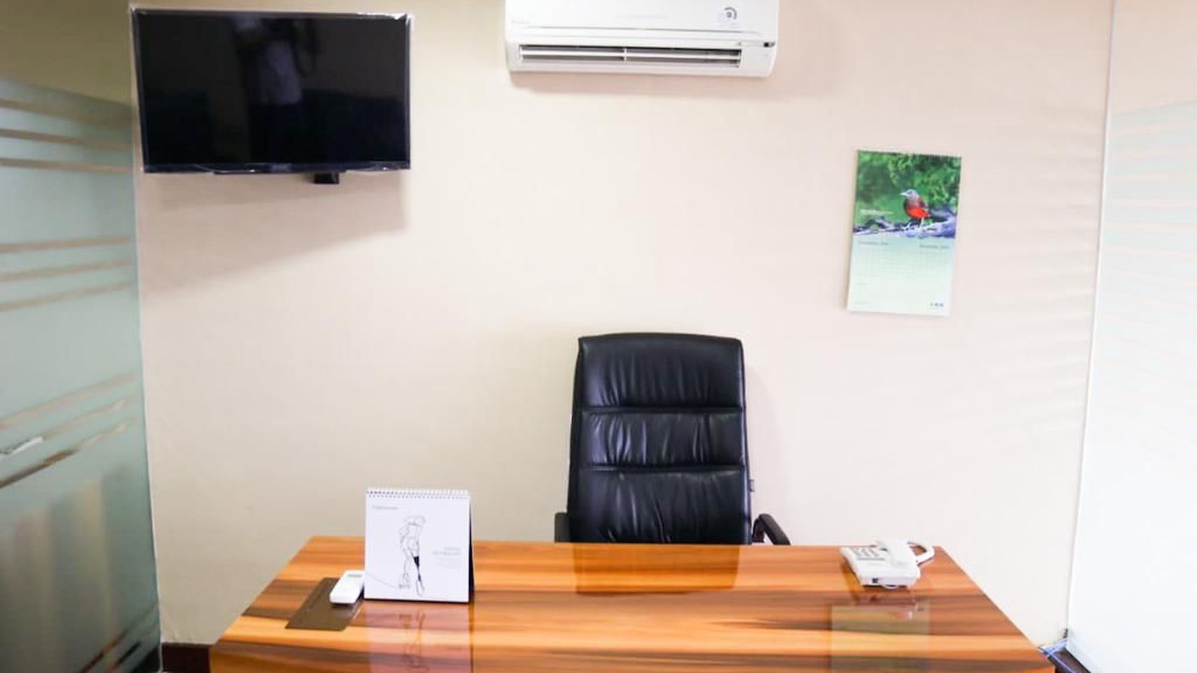 Apartemen SOHO Office Lantai 19 Full Renovation Full Furnish View Pancoran dan Kokas