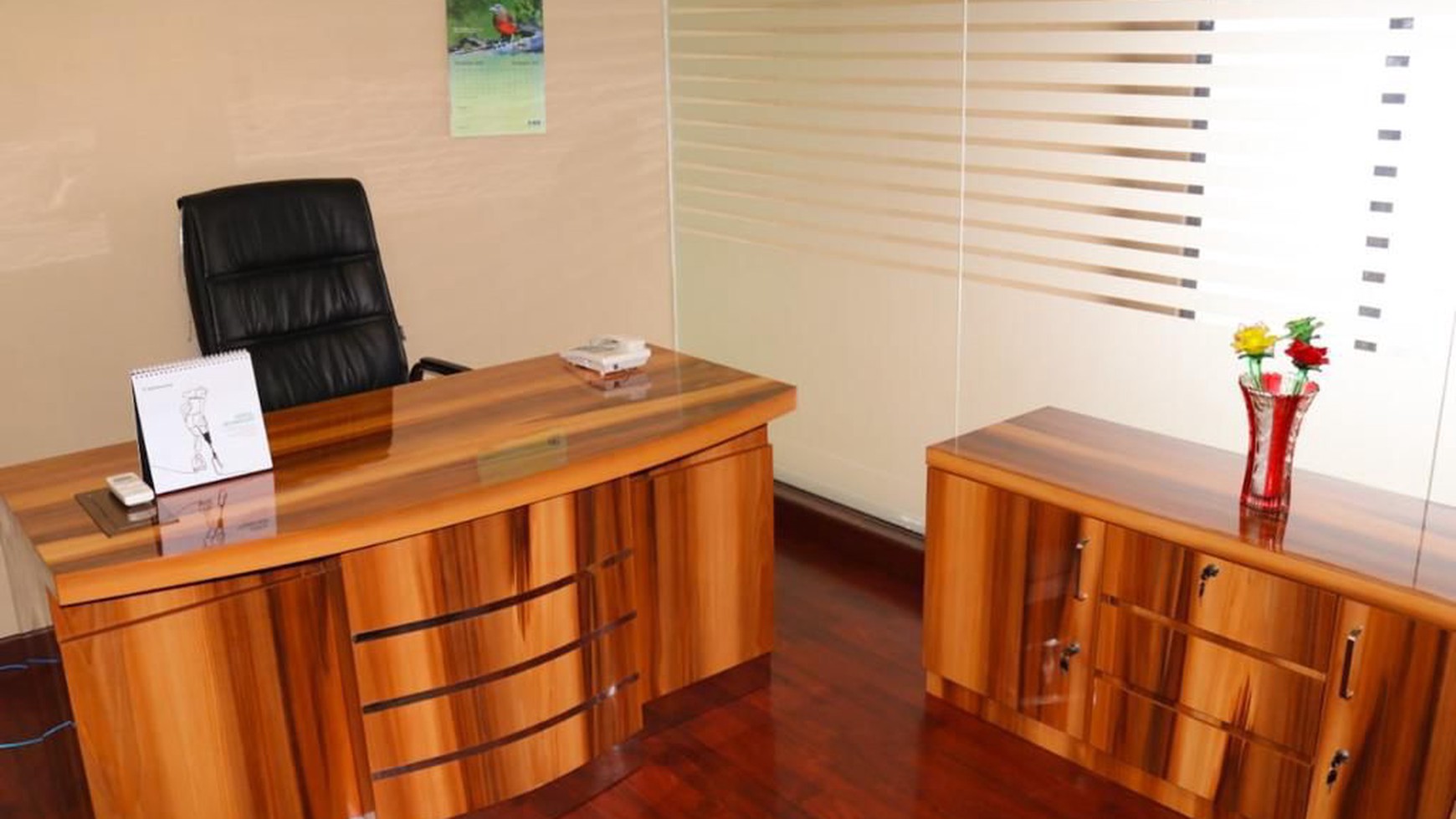 Apartemen SOHO Office Lantai 19 Full Renovation Full Furnish View Pancoran dan Kokas