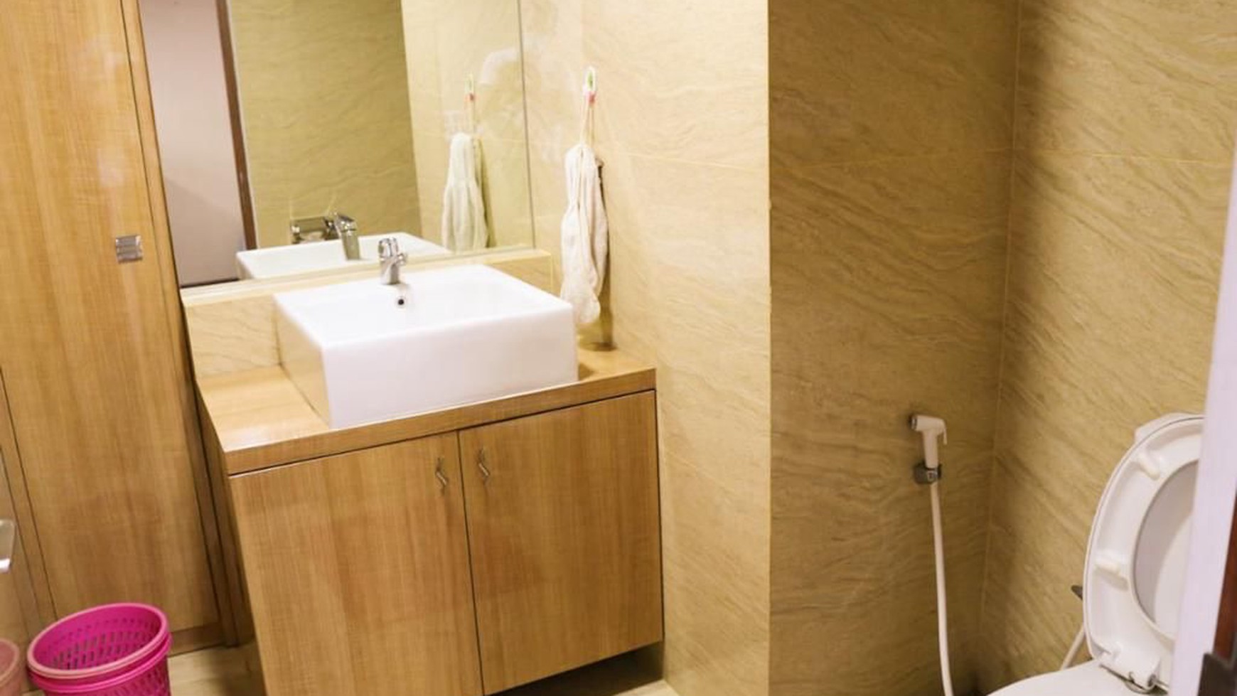 Apartemen SOHO Office Lantai 19 Full Renovation Full Furnish View Pancoran dan Kokas