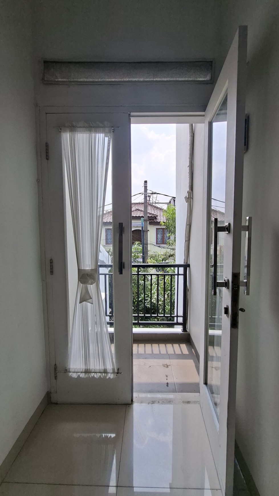 Di Sewa Rumah Siap Huni dengan Hunian Nyaman dan Asri di @Bintaro Sektor 9