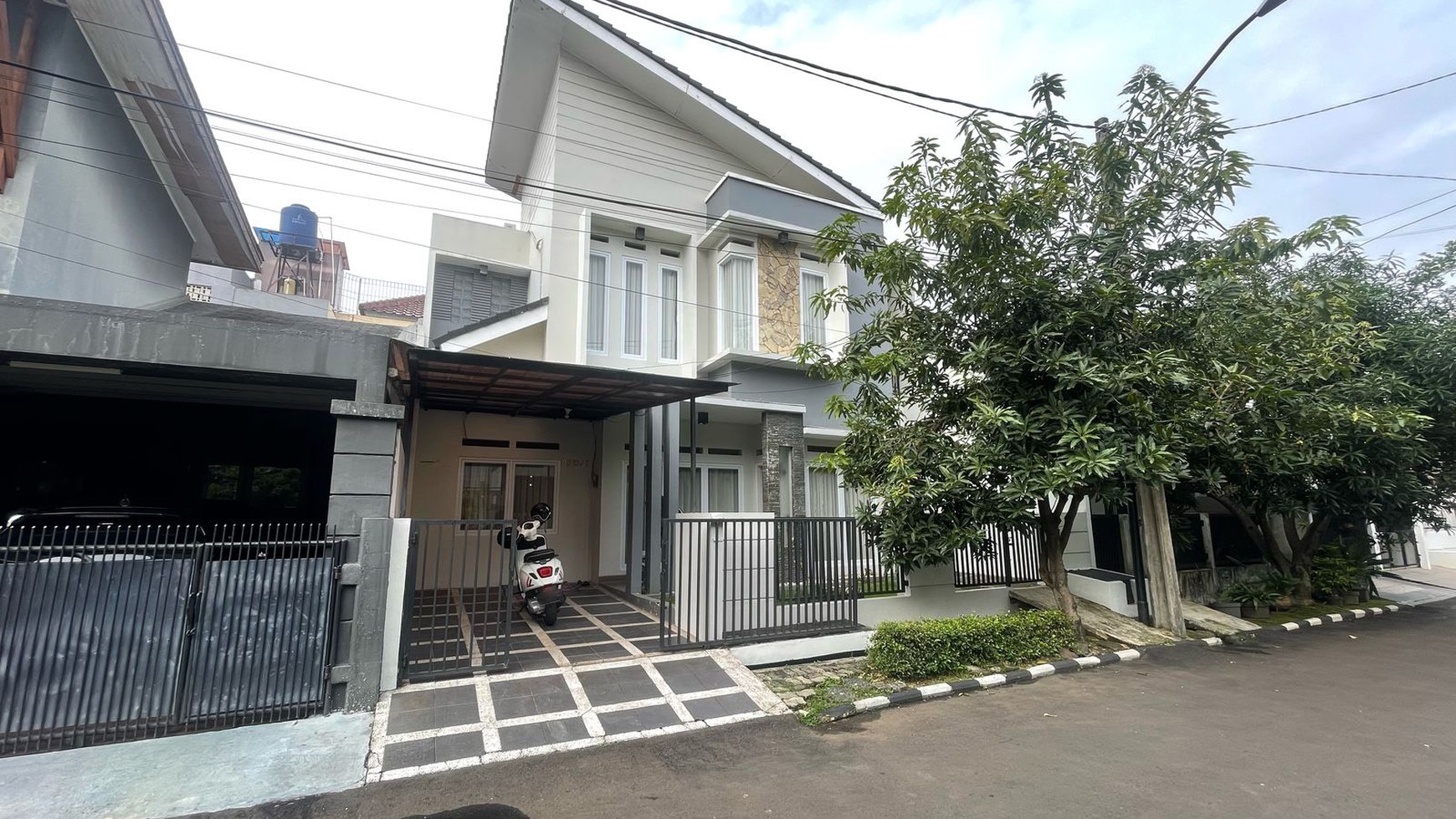 Di Sewa Rumah Siap Huni dengan Hunian Nyaman dan Asri di @Bintaro Sektor 9