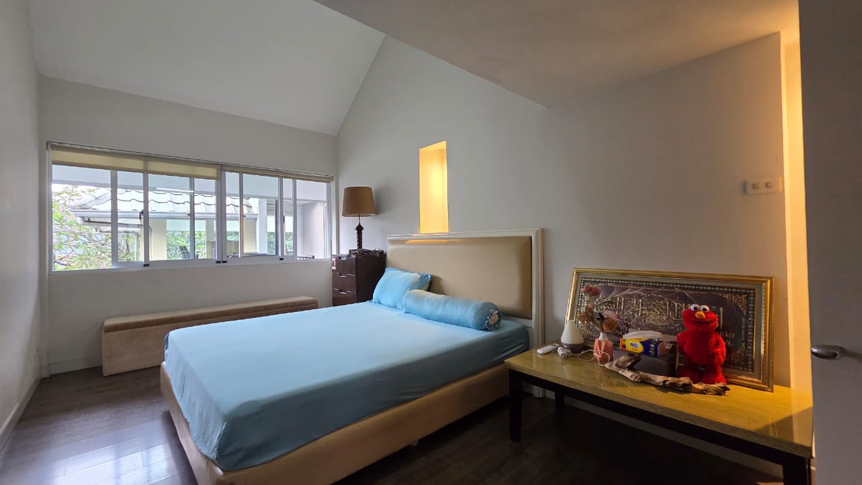 Rumah Luxury, Cantik, Lingkungan aman dan nyaman di Bintaro